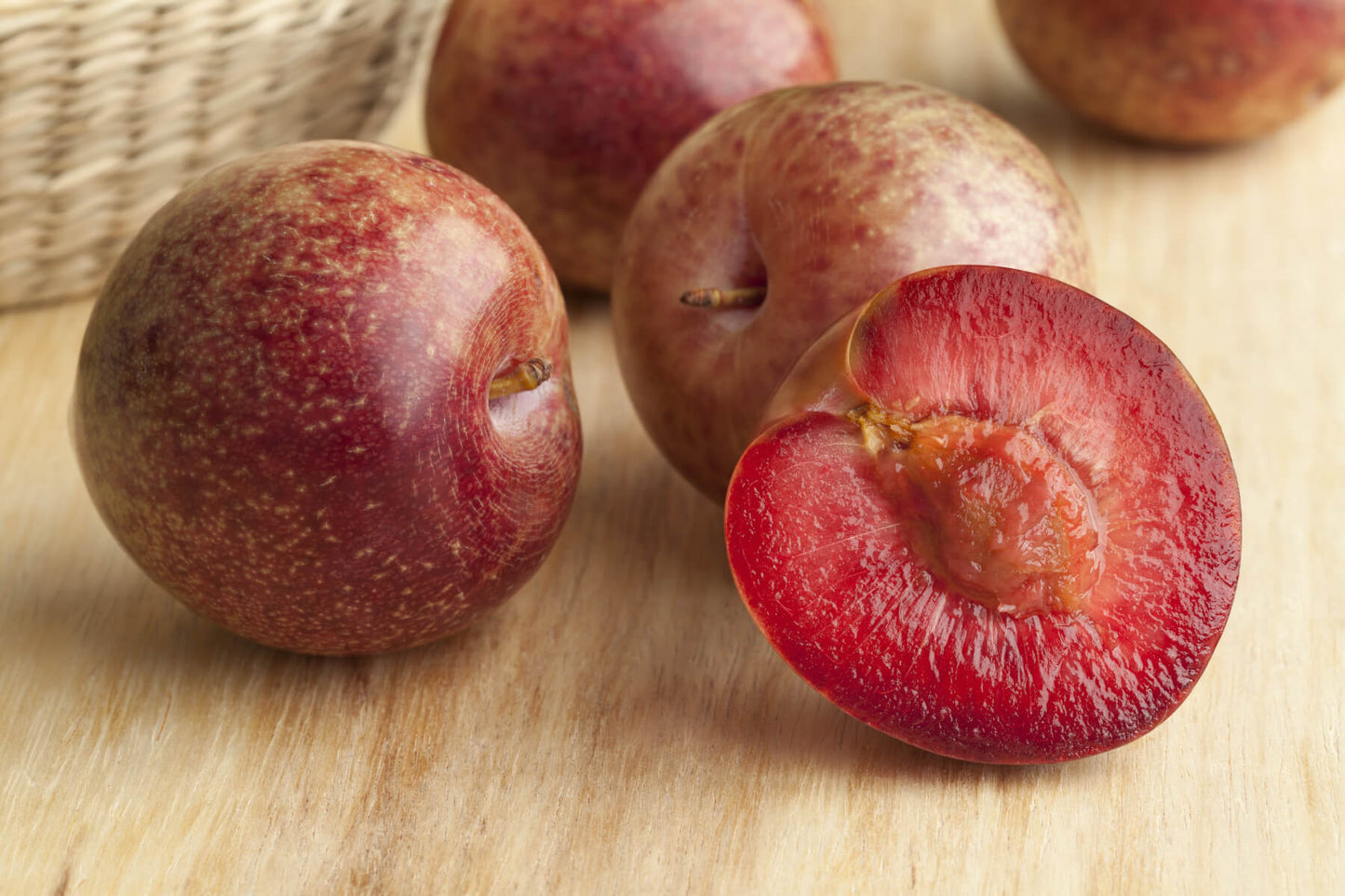 Dapple Dandy Pluots - Freeze Dried